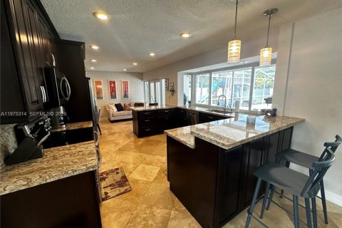 Купить виллу или дом в Холливуд, Флорида 7 комнат, 219.44м2, № 2042317 - фото 6