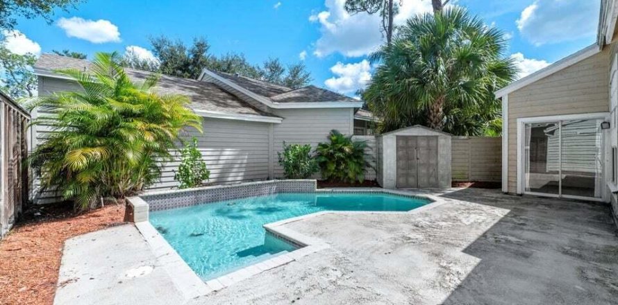 House in Wellington, Florida 3 bedrooms, 145.48 sq.m. № 1128832