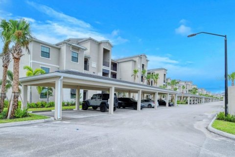 Condominio en alquiler en Bradenton, Florida, 2 dormitorios, 104.14 m2 № 1636036 - foto 1