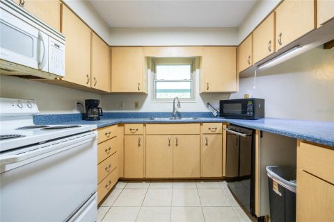 Купить виллу или дом в Гейнсвилл, Флорида 10 комнат, 281.59м2, № 1812685 - фото 15