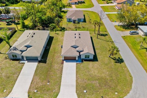 House in Port Charlotte, Florida 4 bedrooms, 184.88 sq.m. № 1428908 - photo 5