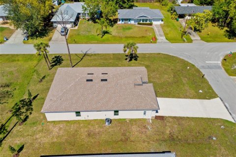 House in Port Charlotte, Florida 4 bedrooms, 184.88 sq.m. № 1428908 - photo 8