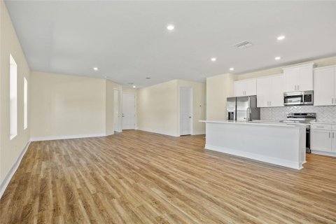 House in Port Charlotte, Florida 4 bedrooms, 184.88 sq.m. № 1428908 - photo 15