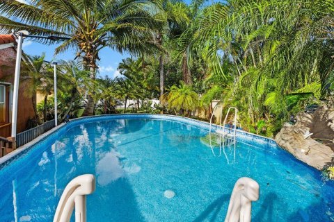 House in Pembroke Pines, Florida 3 bedrooms, 167.5 sq.m. № 2146967 - photo 29