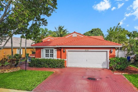 House in Pembroke Pines, Florida 3 bedrooms, 167.5 sq.m. № 2146967 - photo 24