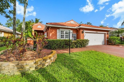 House in Pembroke Pines, Florida 3 bedrooms, 167.5 sq.m. № 2146967