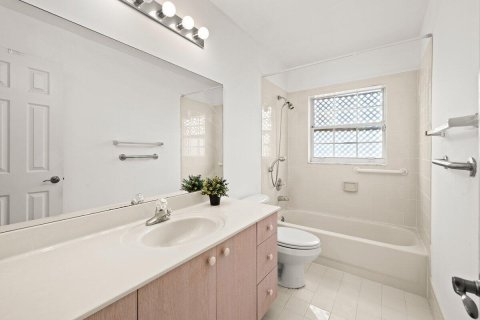 House in Pembroke Pines, Florida 3 bedrooms, 167.5 sq.m. № 2146967 - photo 22