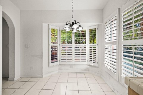 House in Pembroke Pines, Florida 3 bedrooms, 167.5 sq.m. № 2146967 - photo 12