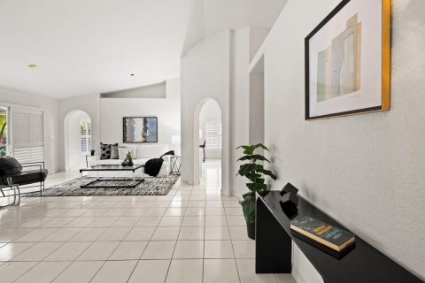 House in Pembroke Pines, Florida 3 bedrooms, 167.5 sq.m. № 2146967 - photo 3