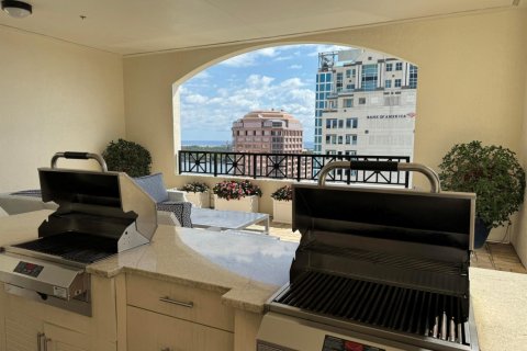 Condo in West Palm Beach, Florida, 2 bedrooms  № 959385 - photo 1
