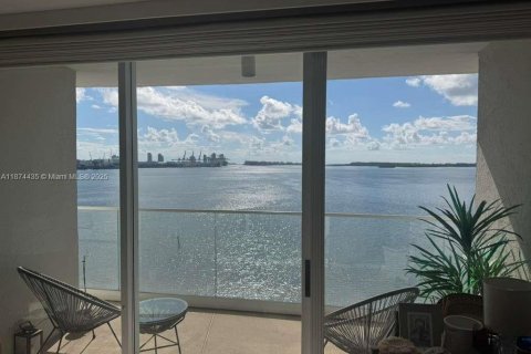 Condominio en alquiler en Miami, Florida, 2 dormitorios, 89.19 m2 № 1926412 - foto 3