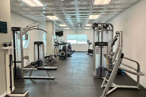 Condominio en alquiler en Miami, Florida, 2 dormitorios, 89.19 m2 № 1926412 - foto 15