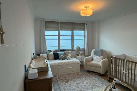 Condominio en alquiler en Miami, Florida, 2 dormitorios, 89.19 m2 № 1926412 - foto 13