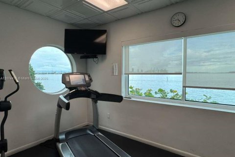 Condominio en alquiler en Miami, Florida, 2 dormitorios, 89.19 m2 № 1926412 - foto 16