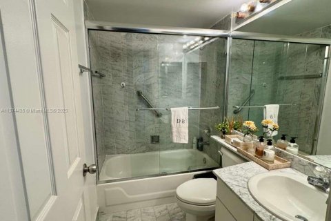 Condominio en alquiler en Miami, Florida, 2 dormitorios, 89.19 m2 № 1926412 - foto 6