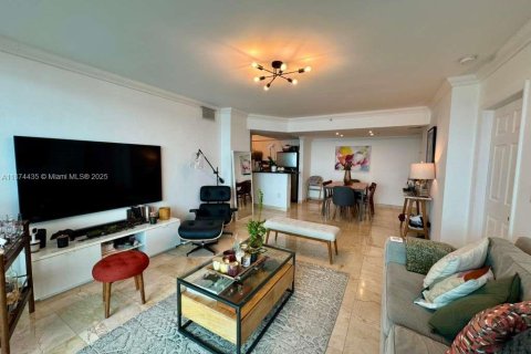 Condominio en alquiler en Miami, Florida, 2 dormitorios, 89.19 m2 № 1926412 - foto 2
