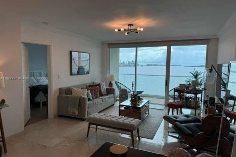 Condominio en alquiler en Miami, Florida, 2 dormitorios, 89.19 m2 № 1926412 - foto 4