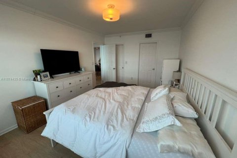 Condominio en alquiler en Miami, Florida, 2 dormitorios, 89.19 m2 № 1926412 - foto 10