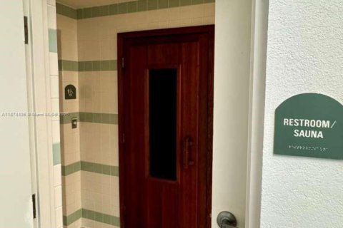 Condominio en alquiler en Miami, Florida, 2 dormitorios, 89.19 m2 № 1926412 - foto 17