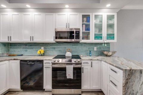 Condominio en venta en Saint Petersburg, Florida, 2 dormitorios, 133.31 m2 № 2134198 - foto 17