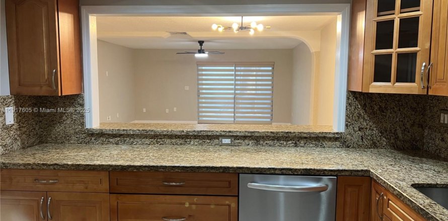 Condo in Doral, Florida, 2 bedrooms  № 1974476