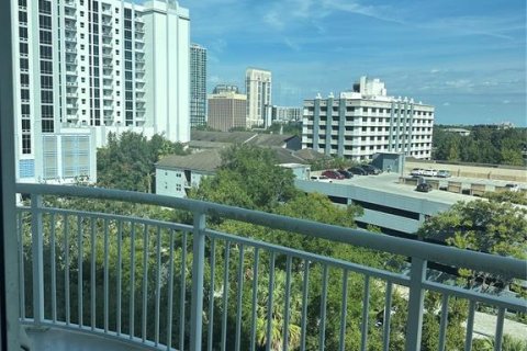 Condominio en alquiler en Orlando, Florida, 2 dormitorios, 196.95 m2 № 1904642 - foto 13