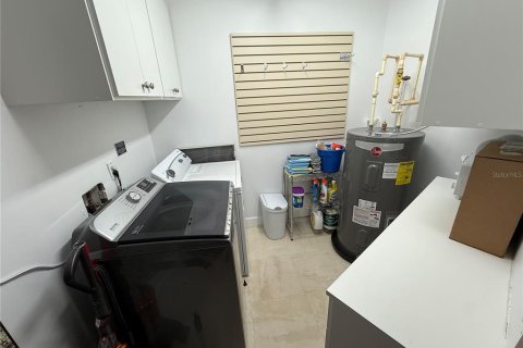 Condominio en alquiler en Orlando, Florida, 2 dormitorios, 196.95 m2 № 1904642 - foto 9