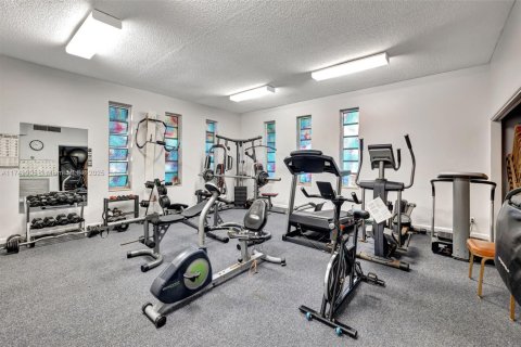 Condo in Lauderdale Lakes, Florida, 1 bedroom  № 1960012 - photo 30