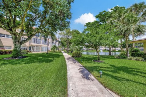 Condo in Lauderdale Lakes, Florida, 1 bedroom  № 1960012 - photo 25