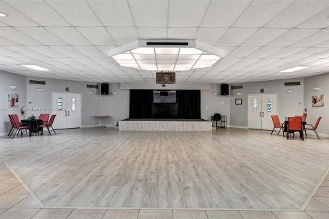 Condo in Lauderdale Lakes, Florida, 1 bedroom  № 1960012 - photo 27