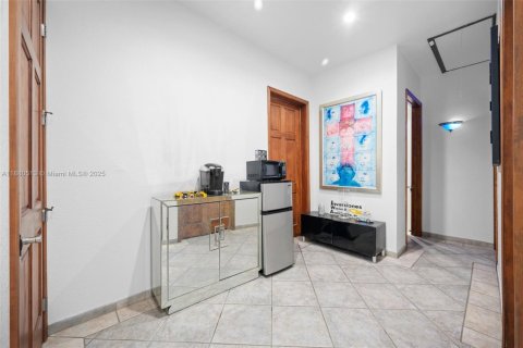 Propiedad comercial en venta en Doral, Florida № 1977654 - foto 24