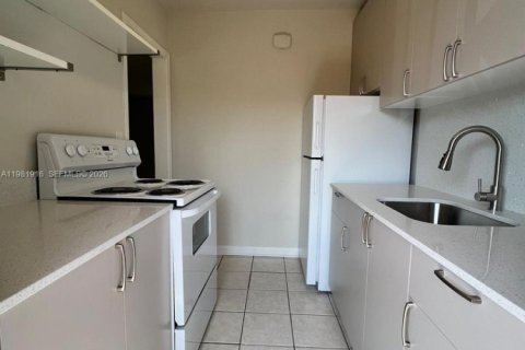 Appartement à louer à Miami, Floride: 2 chambres, 67.35 m2 № 2043190 - photo 9
