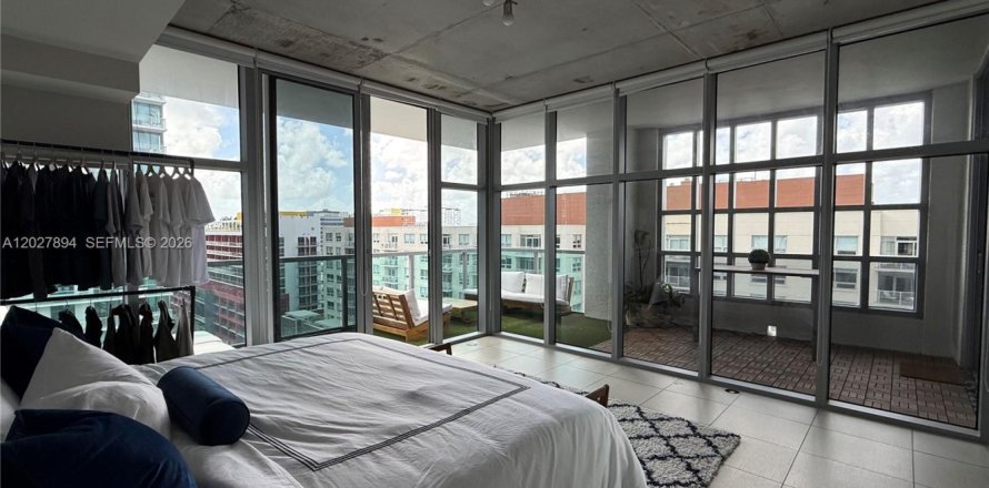 Condominio en Miami, Florida, 2 dormitorios  № 2085643