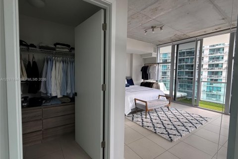Condominio en alquiler en Miami, Florida, 2 dormitorios, 117.24 m2 № 2085643 - foto 2