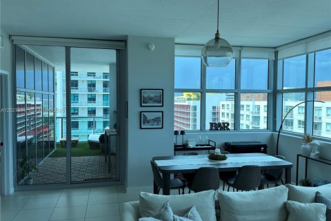 Condominio en alquiler en Miami, Florida, 2 dormitorios, 117.24 m2 № 2085643 - foto 6