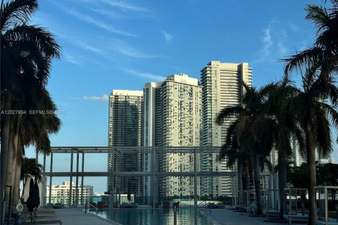 Condominio en alquiler en Miami, Florida, 2 dormitorios, 117.24 m2 № 2085643 - foto 21