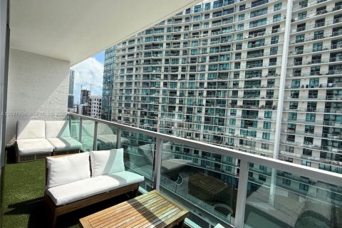 Condominio en alquiler en Miami, Florida, 2 dormitorios, 117.24 m2 № 2085643 - foto 9