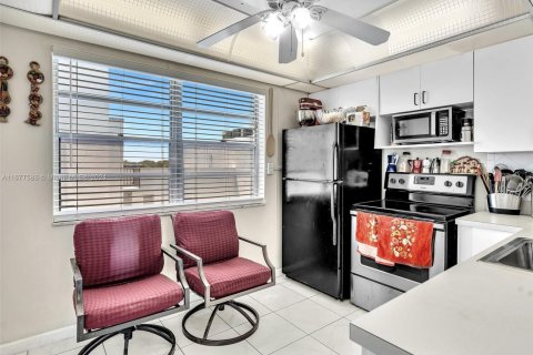 Condo in Plantation, Florida, 2 bedrooms  № 1861901 - photo 20