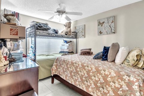 Condo in Plantation, Florida, 2 bedrooms  № 1861901 - photo 27