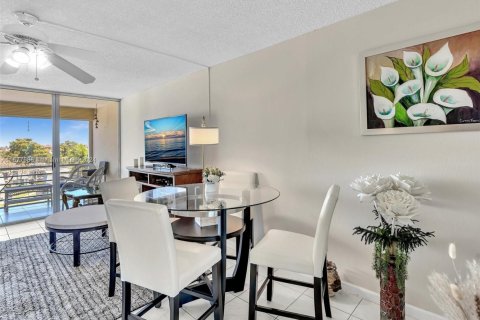 Condo in Plantation, Florida, 2 bedrooms  № 1861901 - photo 5