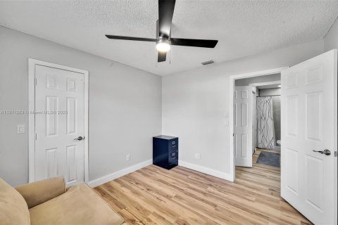 Casa en venta en Port St. Lucie, Florida, 3 dormitorios, 107.77 m2 № 1967244 - foto 25