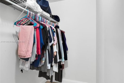 Casa en venta en Port St. Lucie, Florida, 3 dormitorios, 107.77 m2 № 1967244 - foto 19