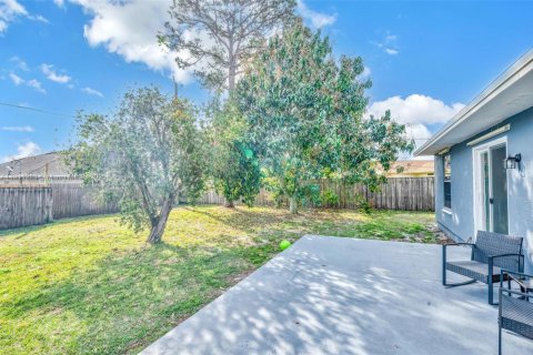 Casa en venta en Port St. Lucie, Florida, 3 dormitorios, 107.77 m2 № 1967244 - foto 29