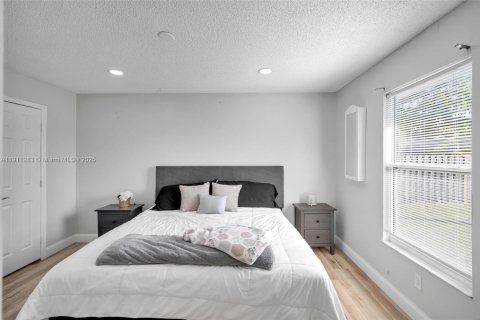 Casa en venta en Port St. Lucie, Florida, 3 dormitorios, 107.77 m2 № 1967244 - foto 15