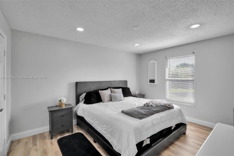 Casa en venta en Port St. Lucie, Florida, 3 dormitorios, 107.77 m2 № 1967244 - foto 23