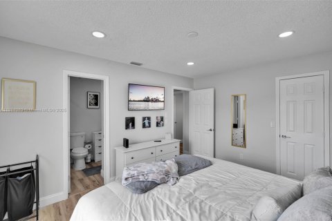 Casa en venta en Port St. Lucie, Florida, 3 dormitorios, 107.77 m2 № 1967244 - foto 14