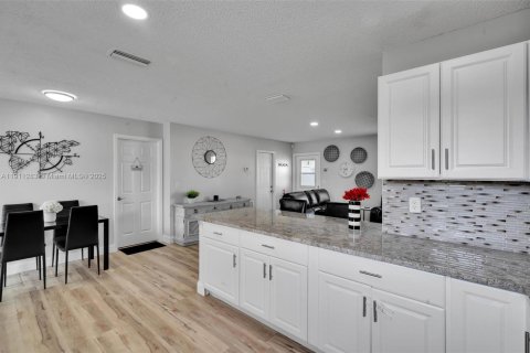 Casa en venta en Port St. Lucie, Florida, 3 dormitorios, 107.77 m2 № 1967244 - foto 9