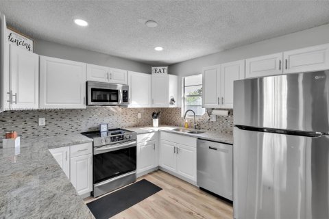 Casa en venta en Port St. Lucie, Florida, 3 dormitorios, 107.77 m2 № 1967244 - foto 8