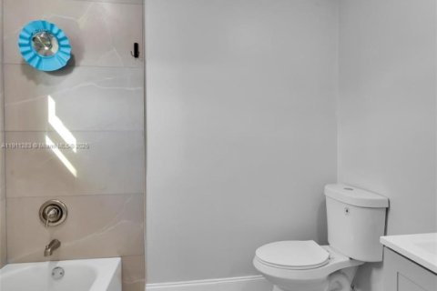 Casa en venta en Port St. Lucie, Florida, 3 dormitorios, 107.77 m2 № 1967244 - foto 20