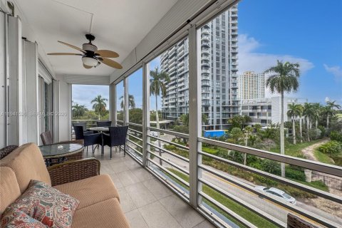 Condo in Hallandale Beach, Florida, 2 bedrooms  № 2060205 - photo 18